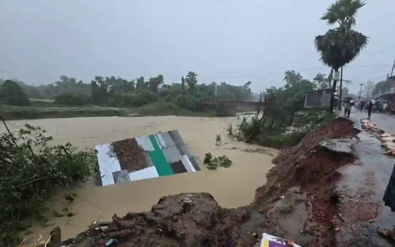 Rising Cumilla -Record rainfall in Feni disrupts public life in the city