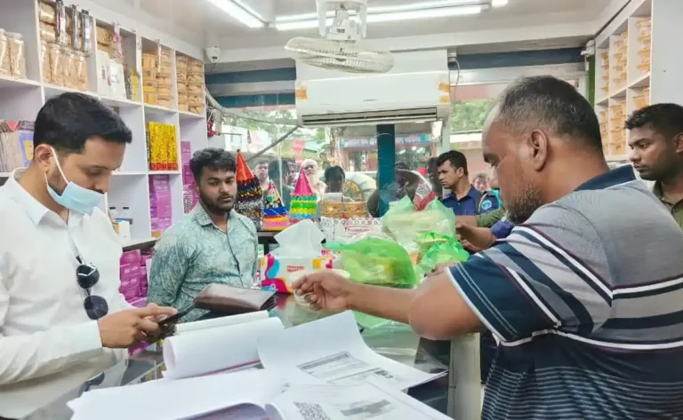 চান্দিনায় ভ্রাম্যমাণ আদালতের অভিযানে লক্ষাধিক টাকা জরিমানা