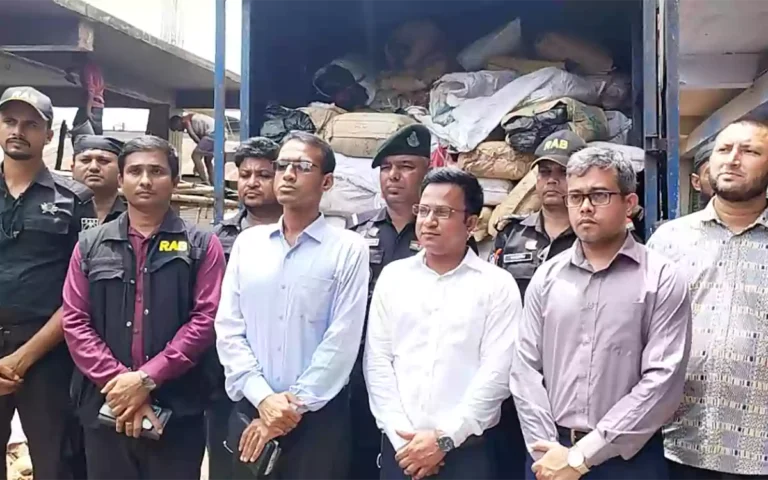 Rising Cumilla - Raid on polythene factory in Noakhali, fine of Tk 6.5 lakh imposed