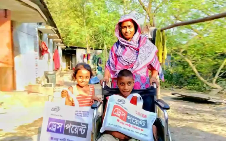 Rashida, a widow suffering from terminal cancer, is starving to death, leaving behind two children with physical disabilities