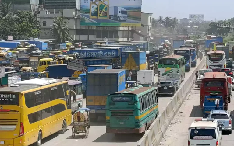Rising Cumilla - traffic jam on Dhaka-Chittagong highway