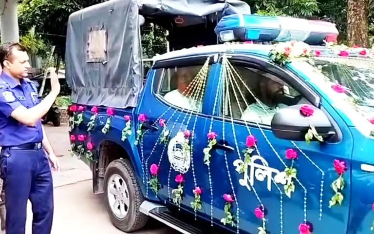 চান্দিনায় সুসজ্জিত গাড়িতে পুলিশ সদস্যের রাজকীয় বিদায়
