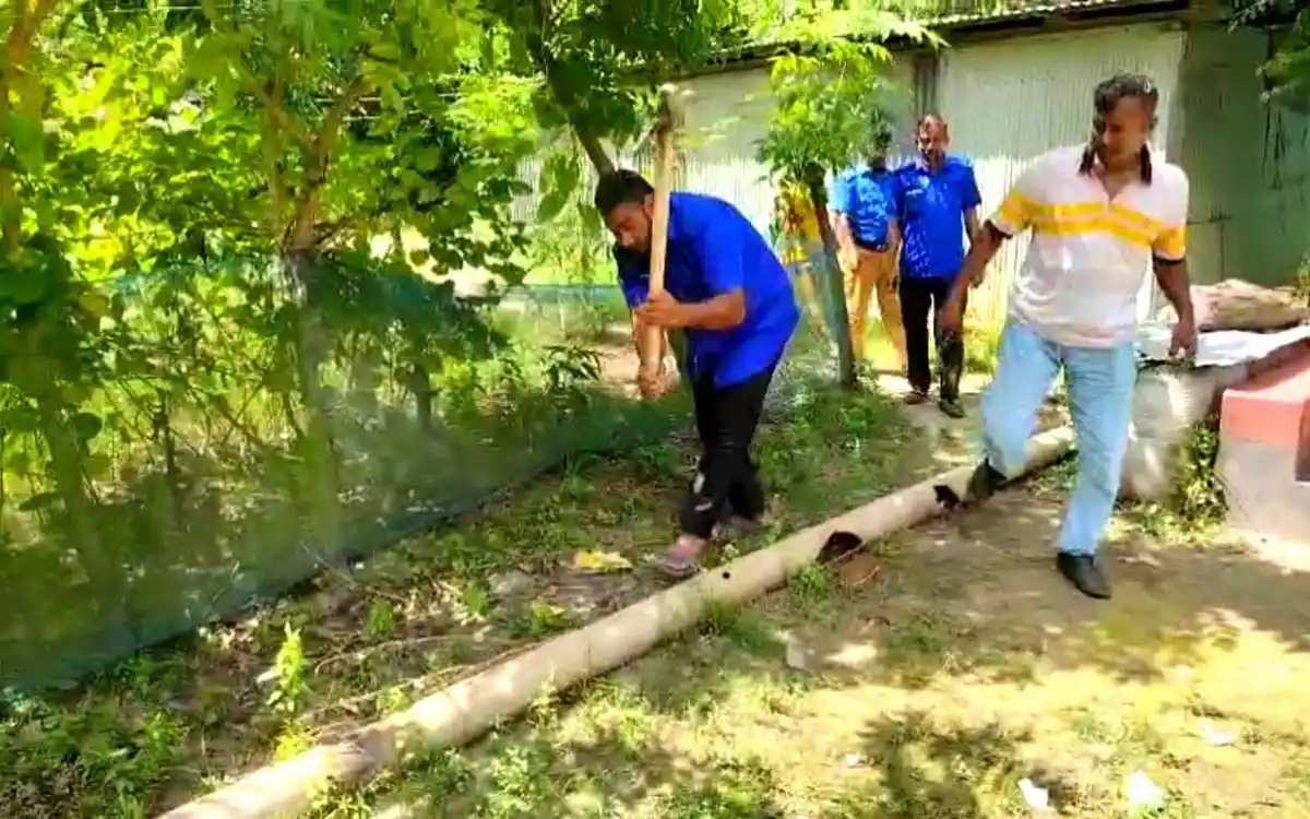 ব্রাহ্মণপাড়ায় অবৈধ ড্রেজার বিরোধী অভিযান, সরঞ্জাম ধ্বংস