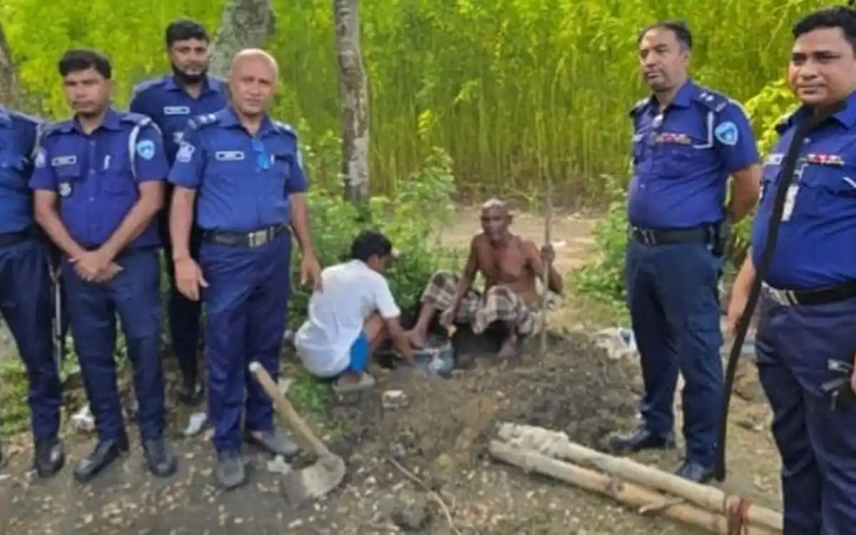 নবীনগরে মাটি খুঁড়ে দেশীয় মদের কাঁচামালসহ গ্রেফতার ১