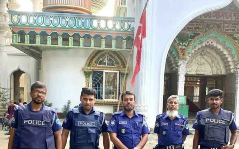 কুমিল্লা হোমনায় মাজার ও বাড়িতে আগুন: নিরাপত্তা জোরদার