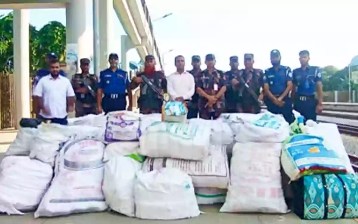 Rising Cumilla - Indian smuggled goods worth around Tk 8.7 million seized in Comilla task force operation