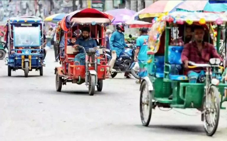 Rising Cumilla - Police issue 8-point plan to ease traffic congestion in Sylhet, Campaign against illegal autorickshaws begins today