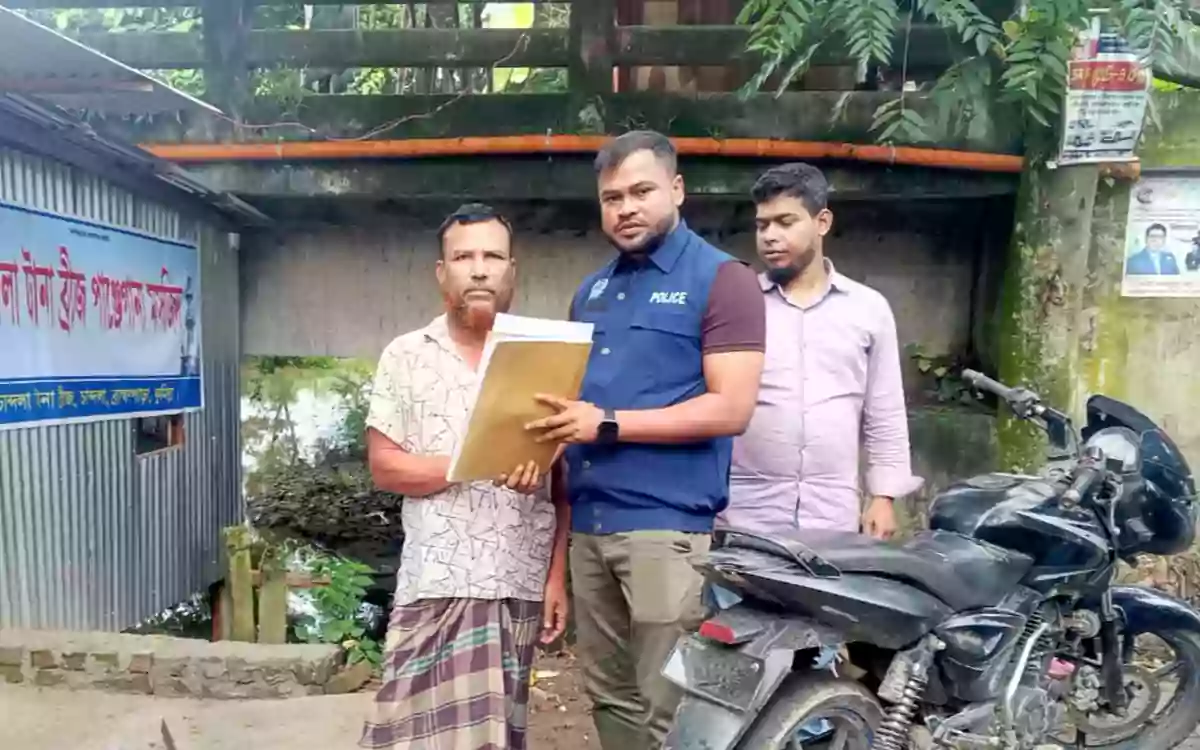 Rising Cumilla - Police seize 4 kg of marijuana in Brahmanpara raid