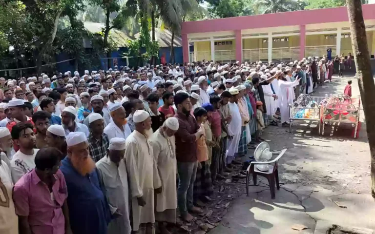 Wife dies 12 minutes after husband's death, buried side by side