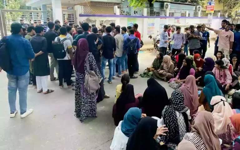 Rising Cumilla - Mother-daughter murder in Comilla- Cumilla students protest by blocking roads demanding justice