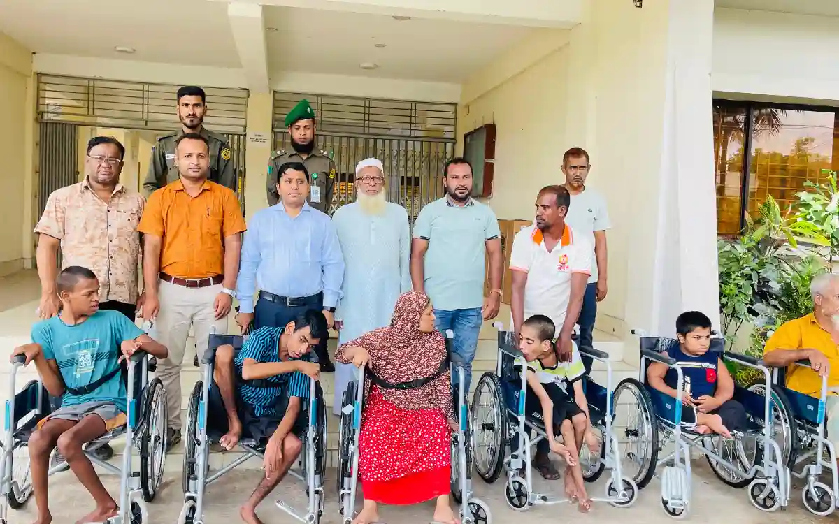 সরাইলে ১১ শারীরিক প্রতিবন্ধী'র মাঝে হুইলচেয়ার বিতরণ