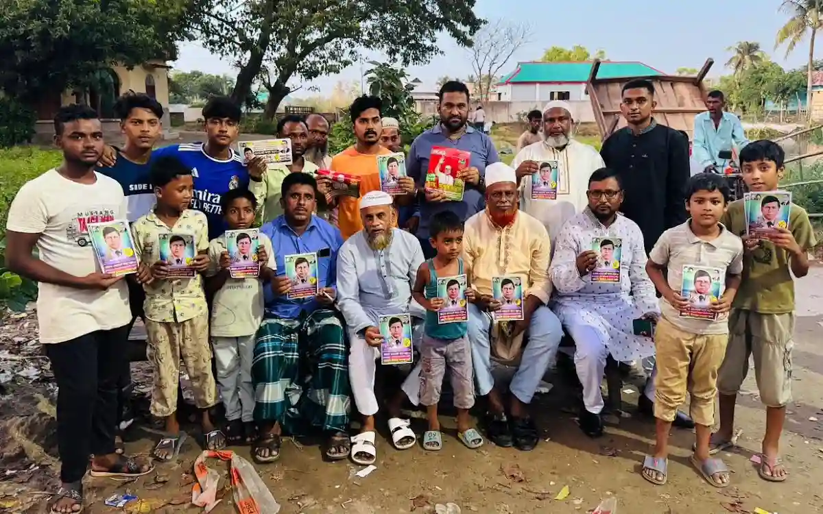 নবীনগর পৌর এলাকার হাটে-বাজারে লিফলেট বিতরণ