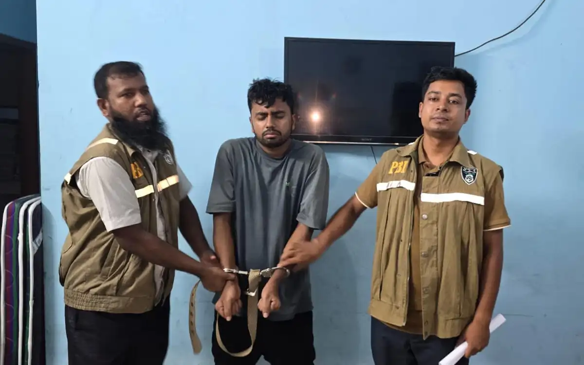 চান্দিনায় সৎ মাকে কুপিয়ে হত্যার ঘটনায় মূল হোতা আটক