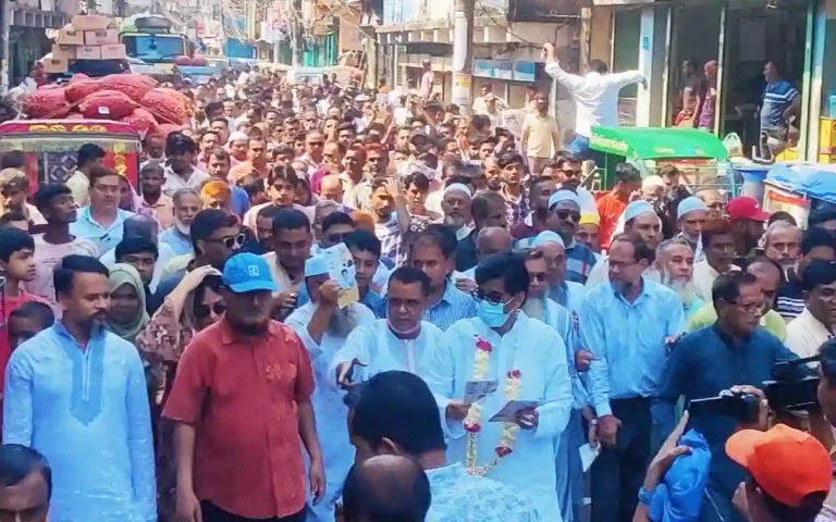 Rising Cumilla -BNP distributes leaflets in Comilla to promote 31-point program