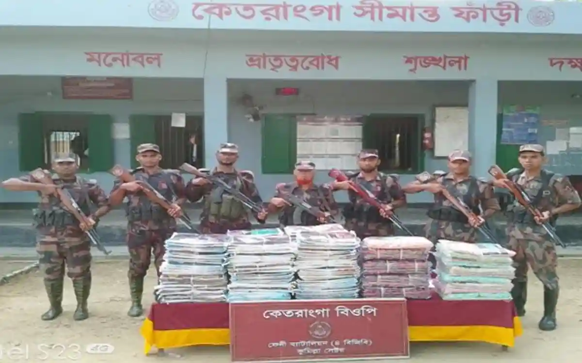 Rising Cumilla -Indian goods worth crores seized at Feni border, including pickup truck