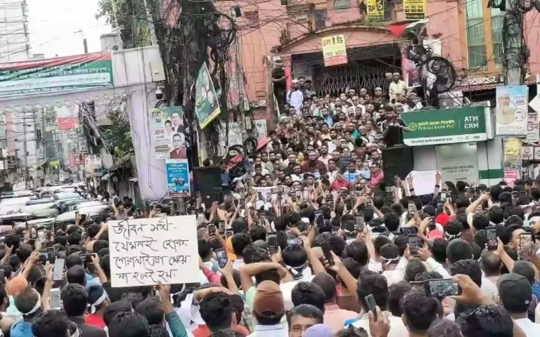 Rising Cumilla - Streets rumble demanding implementation of division in the name of Comilla