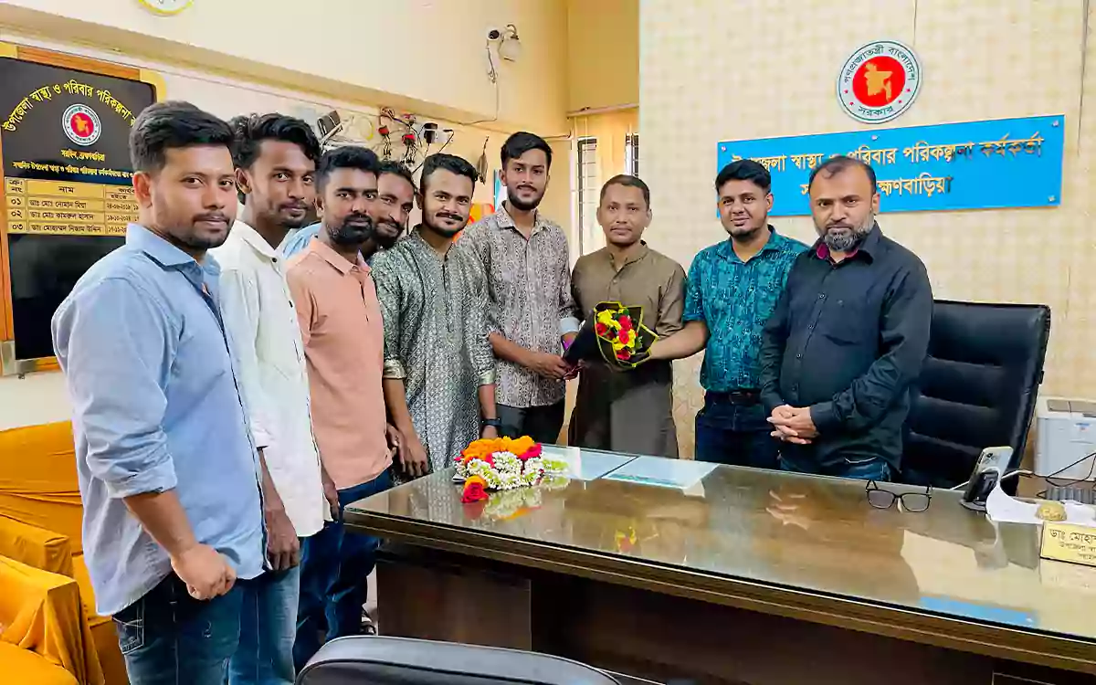 Rising Cumilla - Tarunyar Saraile congratulates Dr. Solaiman, a new orthopedic doctor in Brahmanbaria