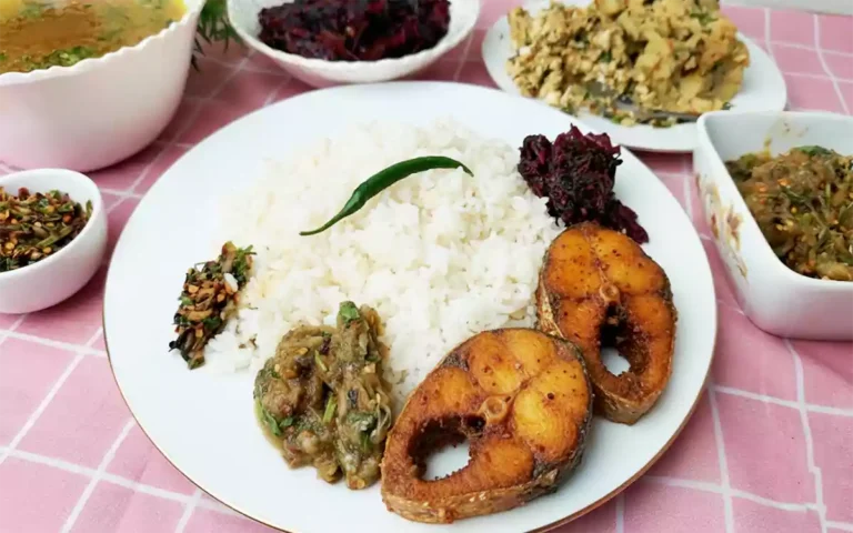 কখন ভাত খাওয়া সবচেয়ে ভালো? জানুন বিশেষজ্ঞদের পরামর্শ