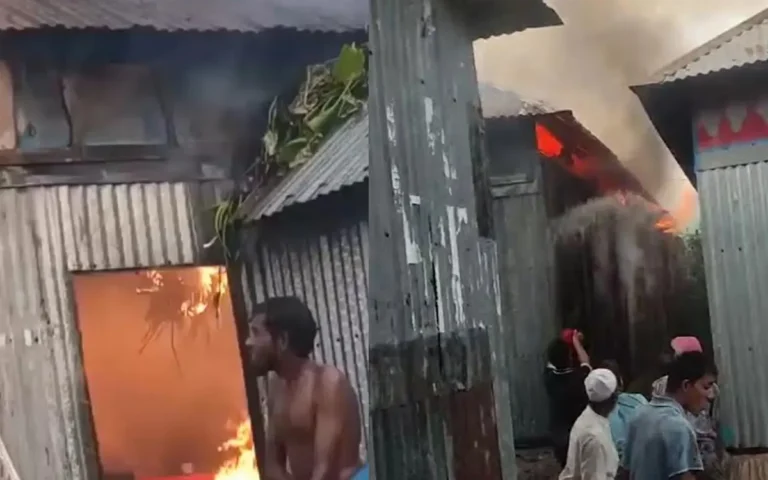 নাসিরনগরে বসতঘরে আগুন, গ্রামবাসীর চেষ্টায় এক ঘণ্টায় নিয়ন্ত্রণ