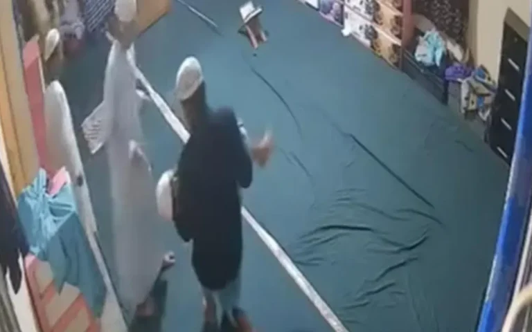 নোয়াখালীতে তাহাজ্জুদের নামাজরত অবস্থায় মাদ্রাসা ছাত্রের মৃত্যু