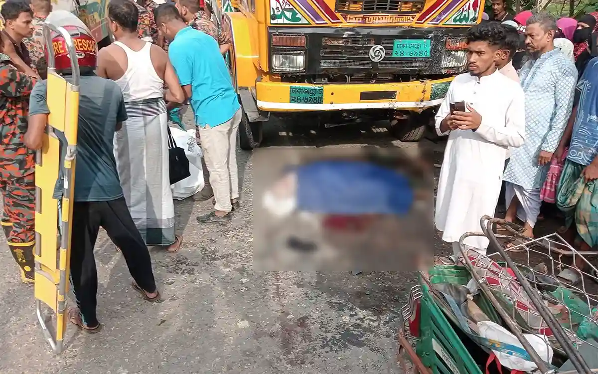 Rising Cumilla -6 killed in truck-autorickshaw collision in Noakhali