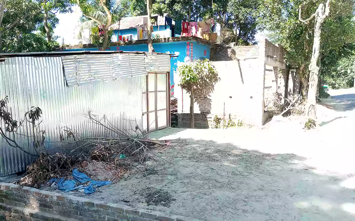 ‎কুমিল্লার ব্রাহ্মণপাড়া জোরপূর্বক পৈতৃক সম্পত্তি দখল করে ঘর নির্মাণের অভিযোগ