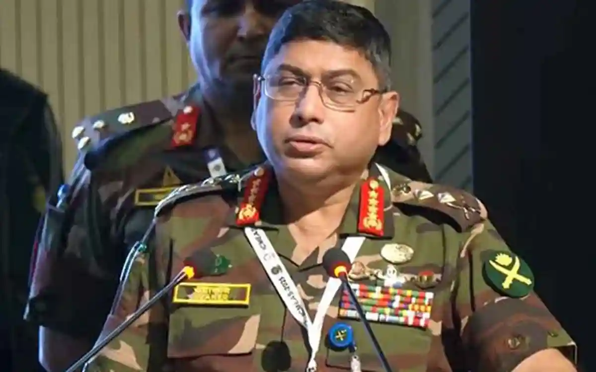 দেশের অর্ধেক জনসংখ্যা নারীকে বাদ দিয়ে উন্নয়নের চিন্তা ভুল হবে: সেনাপ্রধান