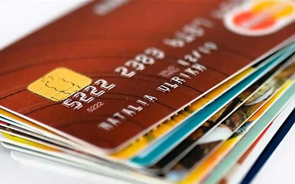 বিমানের টিকিট কেনায় আন্তর্জাতিক কার্ড ব্যবহারের অনুমতি দিল বাংলাদেশ ব্যাংক