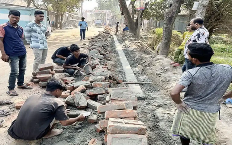Rising Cumilla - Corruption in road construction in Chandina, bricks removed to protest