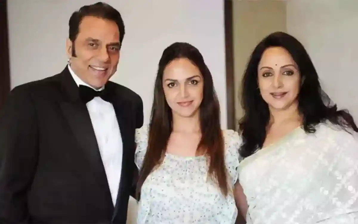 Rising Cumilla -Dharmendra, Hema Malini and Esha Deol