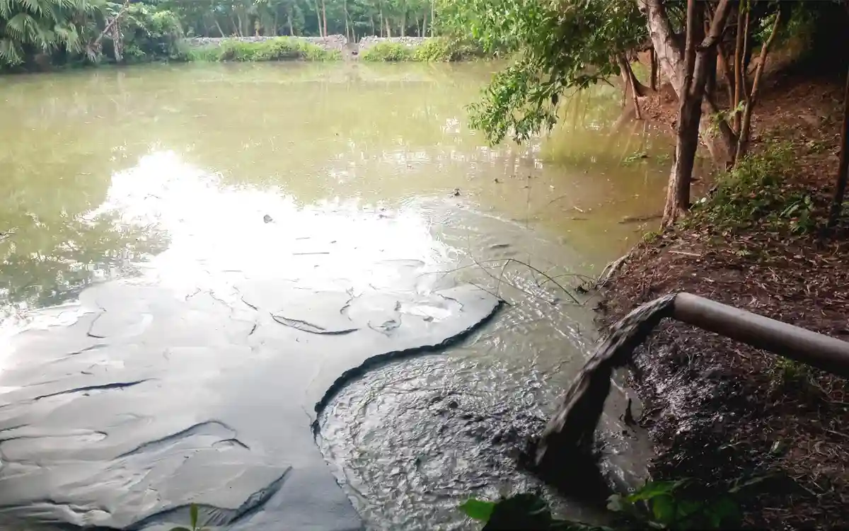 Rising Cumilla - In Chandina, soil from cropland is cut to fill ponds, and water from dredging is drained by cutting government roads.