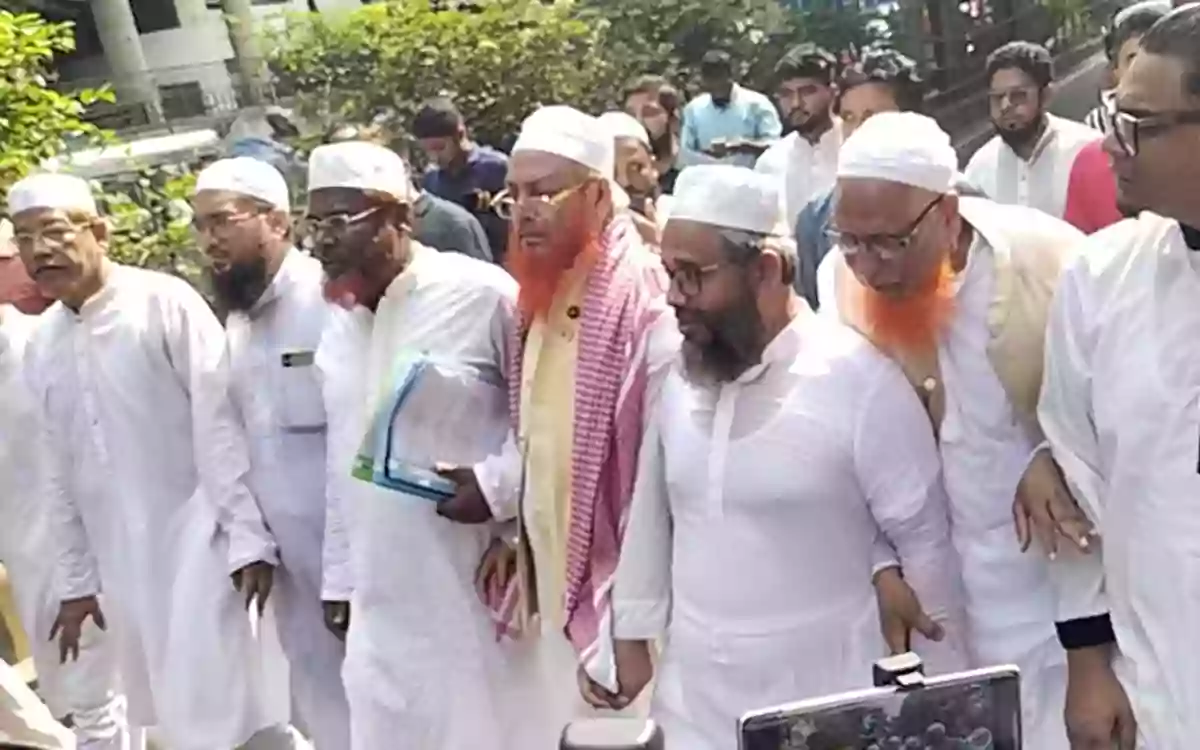 ৫ দাবিতে জামায়াতসহ ৮ রাজনৈতিক দলের প্রধান উপদেষ্টার কাছে স্মারকলিপি প্রদান