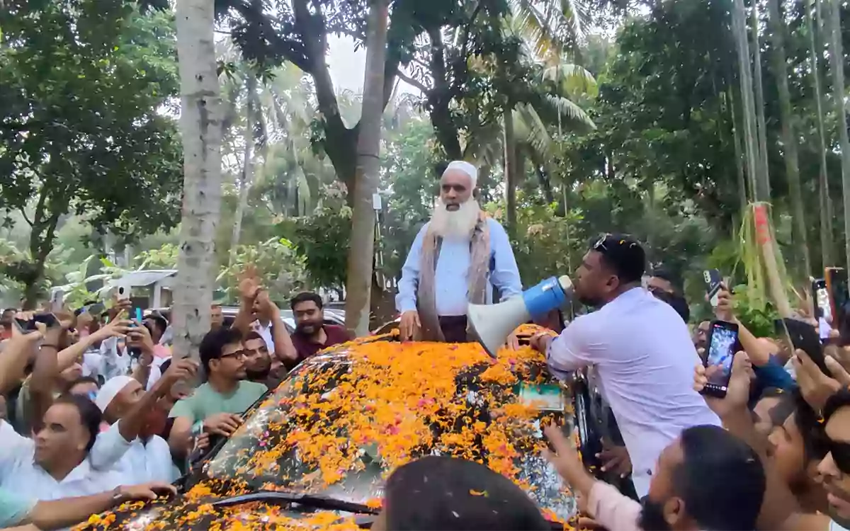 সব ভেদাভেদ ভুলে এক হয়ে কাজ করার আহ্বান জানালেন মনিরুল হক চৌধুরী