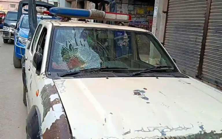 Rising Cumilla -Police attacked, car vandalized during raid in Dharmapur, Comilla