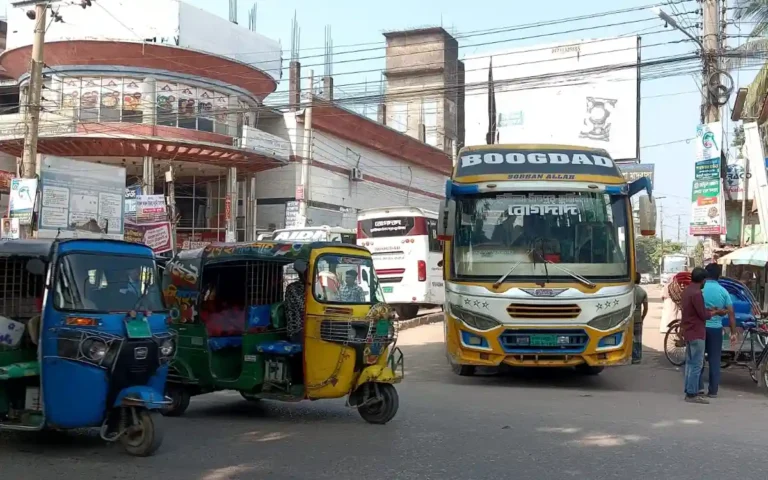 Rising Cumilla -Public life normal in Chandpur despite banned Awami League call-out program