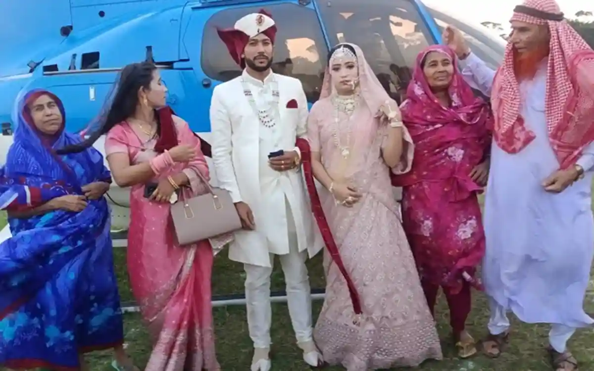 Rising Cumilla -Saudi expatriate brings wife by helicopter to fulfill parents' dream in Chandpur