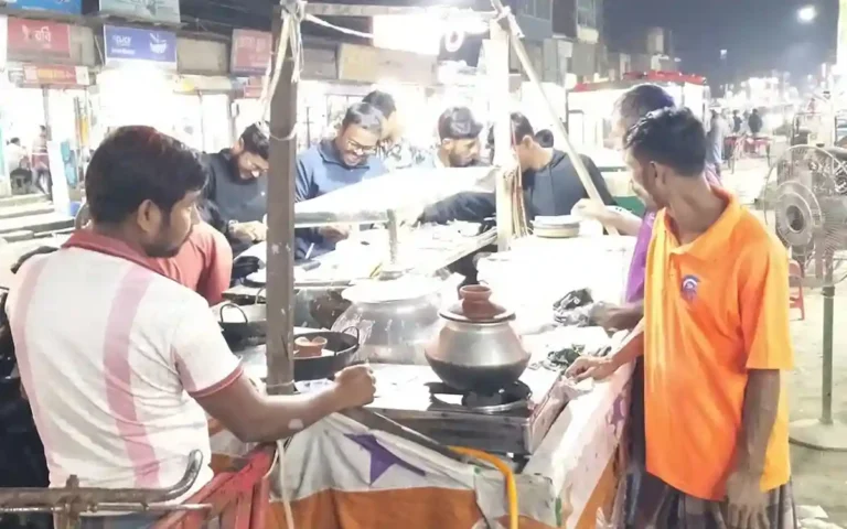 Rising Cumilla - The pitha market in Lakshmipur freezes over with the arrival of winter