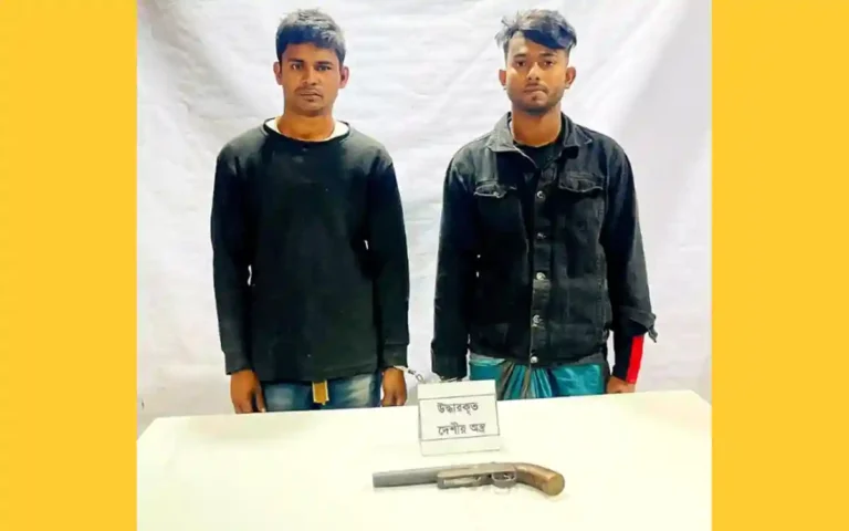 Rising Cumilla - Two Jubo Dal and Chhatra Dal activists arrested with weapons in Nangalkot, Comilla