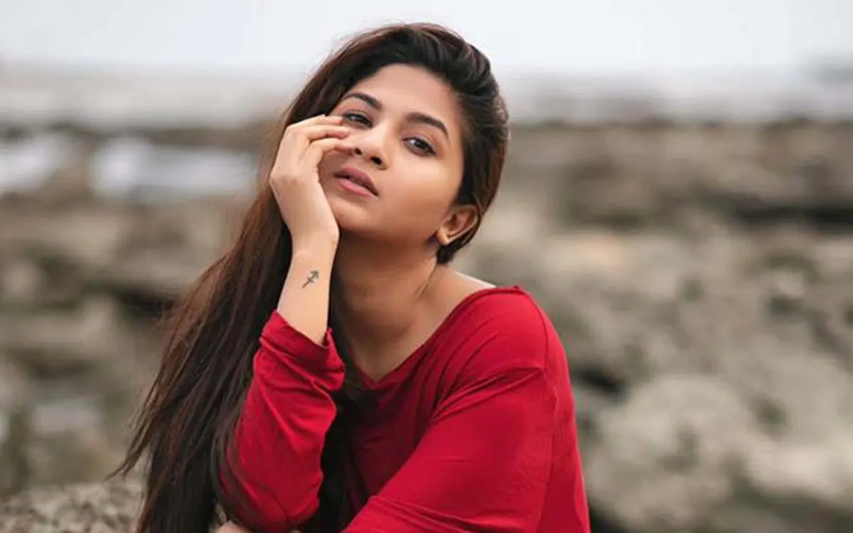 কটুক্তিকারীদেরকে বিশেষ বার্তা দিলেন স্পর্শিয়া