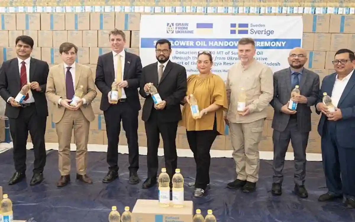 রোহিঙ্গা সহায়তায় বাংলাদেশে পৌঁছাল ৩ হাজার টন সূর্যমুখী তেল