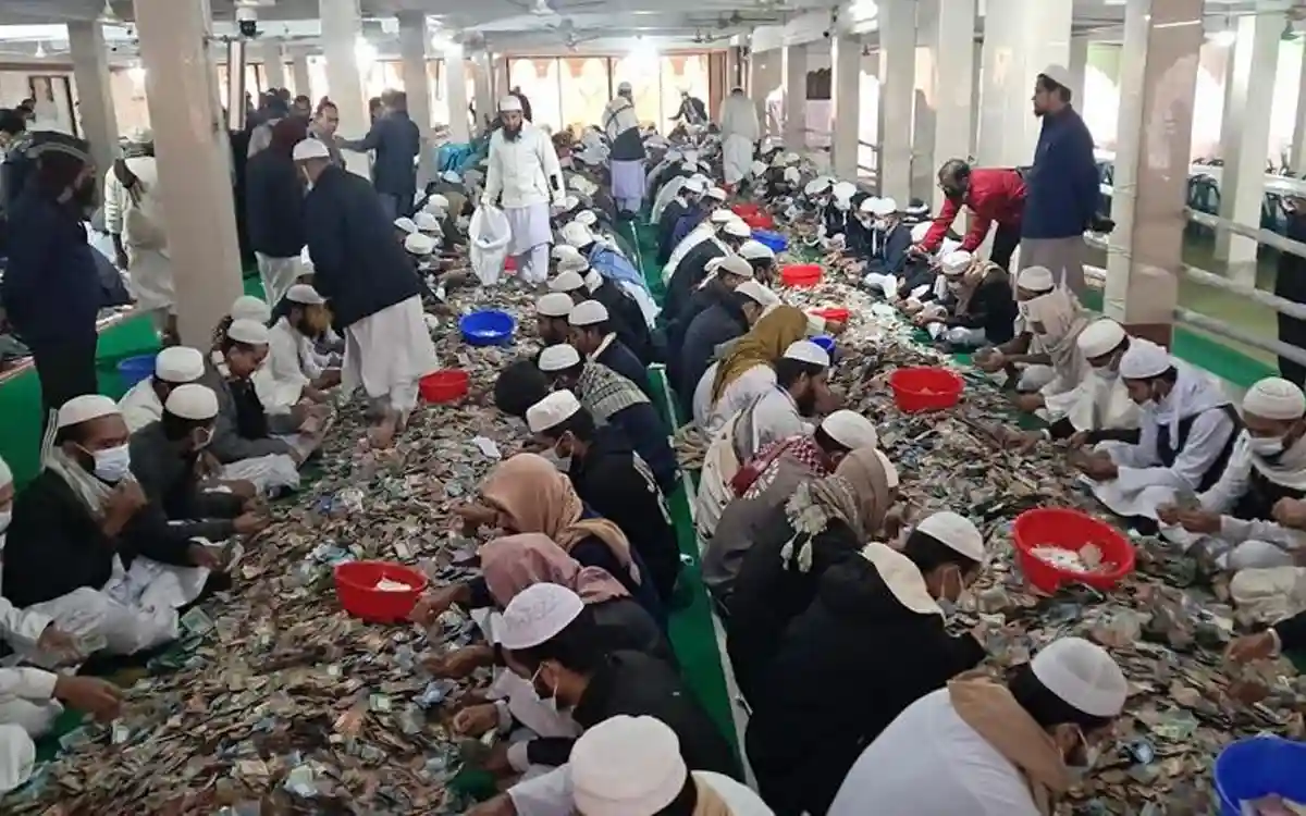 Rising Cumilla - 35 bags of money found in donation box at Pagla Mosque in Kishoreganj, counting underway