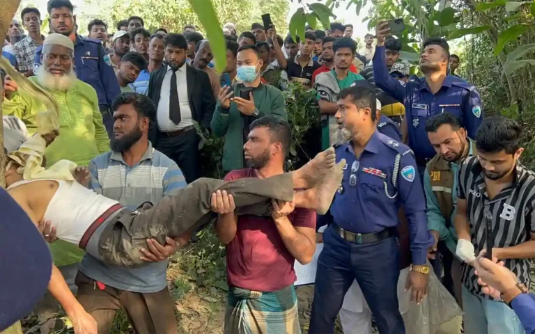 Rising Cumilla - Body of a serestadar found hanging from a tree in Feni