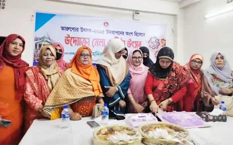 Rising Cumilla - Day-long women entrepreneurs fair and pitha festival held in Feni