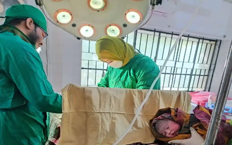Rising Cumilla - Doctors complete 3 deliveries at Feni's Fulgazi Health Complex even on holidays