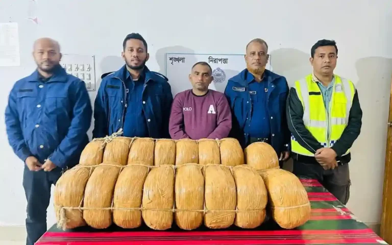Rising Cumilla - Drug dealer arrested with 40 kg of marijuana in Burichong, Comilla