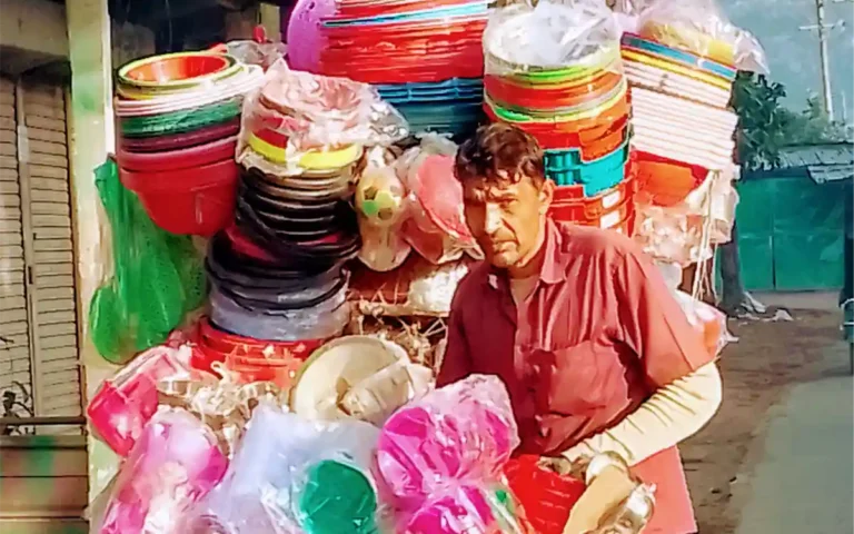 Rising Cumilla - Mainul's family revolves around the wheels of a bicycle- A relentless battle for life even at the age of sixty