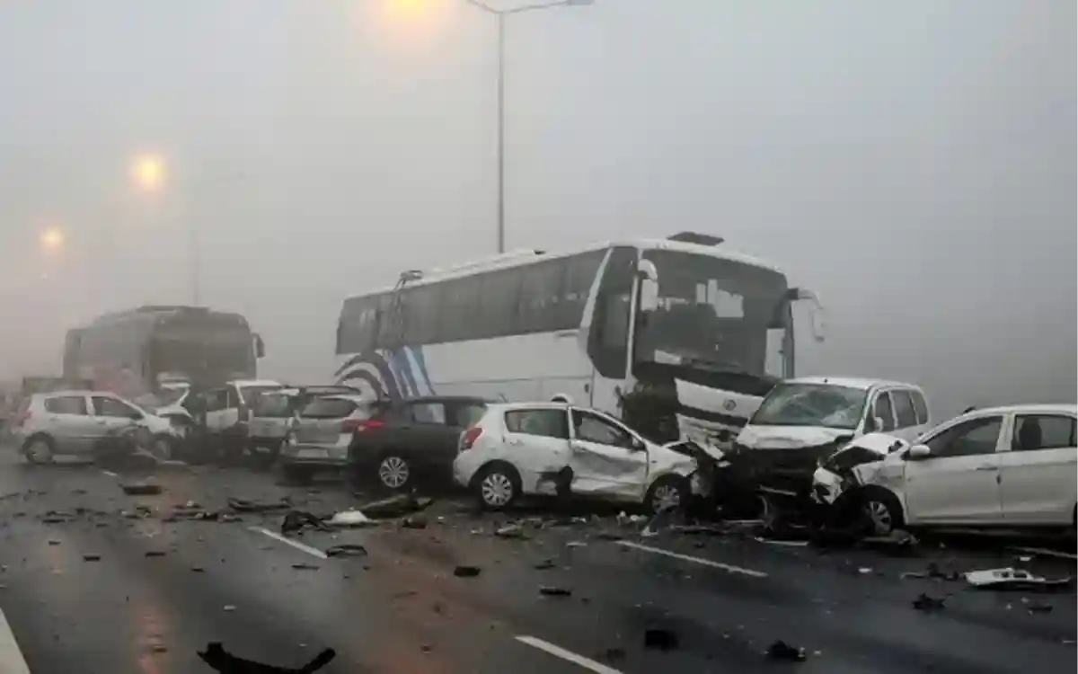 Rising Cumilla - Multiple road accidents in Haryana due to dense fog, 30-40 vehicles damaged