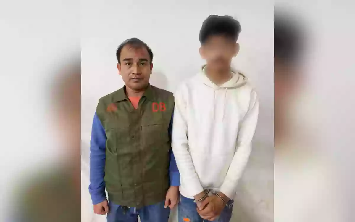 Rising Cumilla - Youth arrested in Titas, Comilla for blackmailing using Emu-Facebook