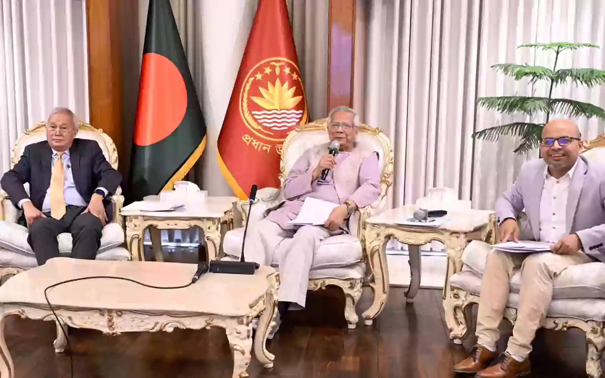 Rising Cumilla - Chief Advisor inaugurates e-learning program in three hill districts