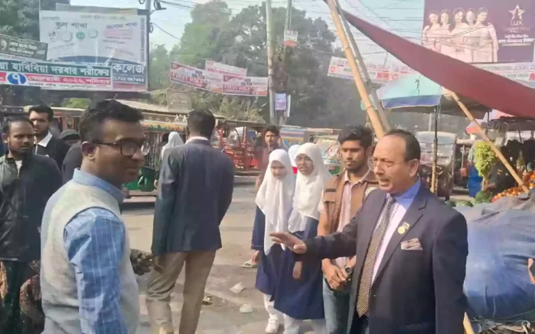 Rising Cumilla - Cocc administrator assures of quick action to resolve traffic congestion in Comilla city